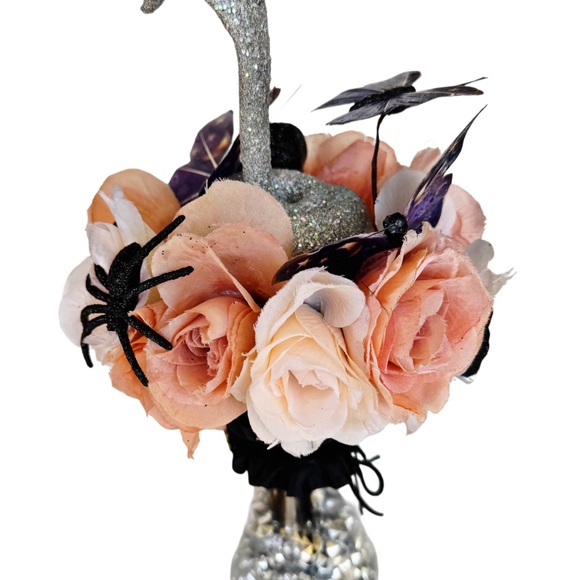 Iridescent Cameo Adorned Science Beaker Dark Ruffles Vase w/ Filler - Picture 12 of 13